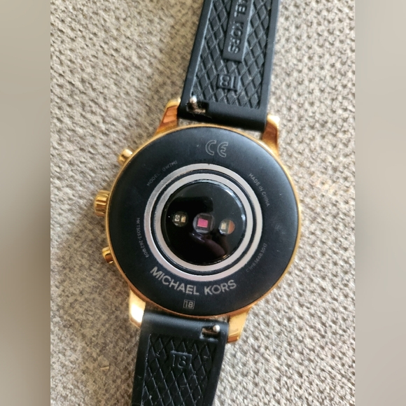 Michael Kors Runway Sport 3017 Smartwatch - Picture 2 of 3